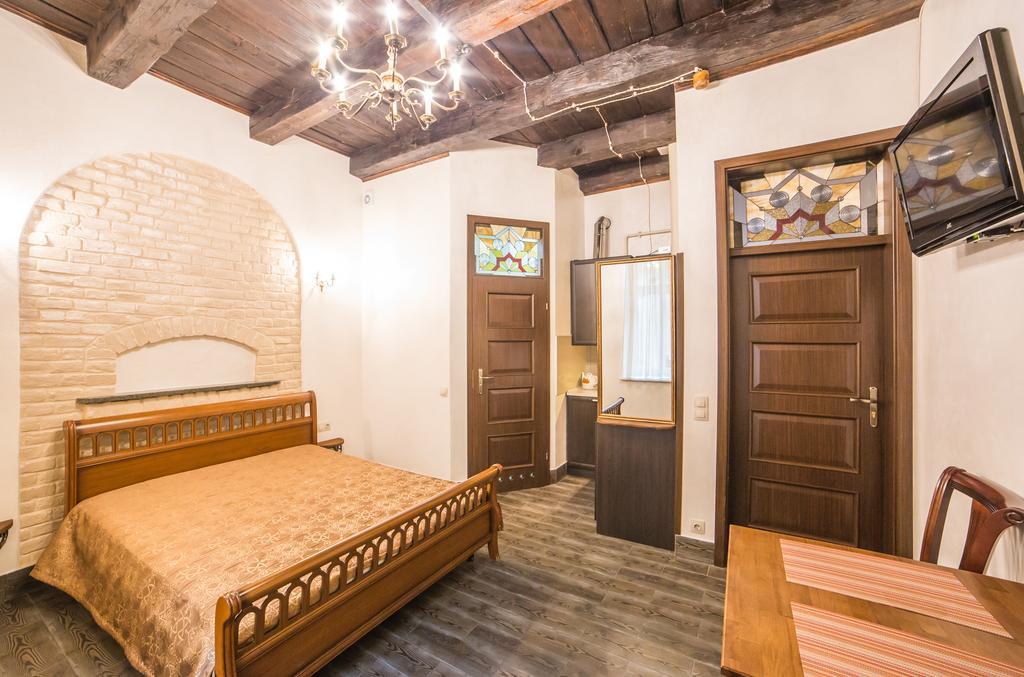 Apartment On Valova 16-2- 2 Minutes To Market Square Lviv Kültér fotó