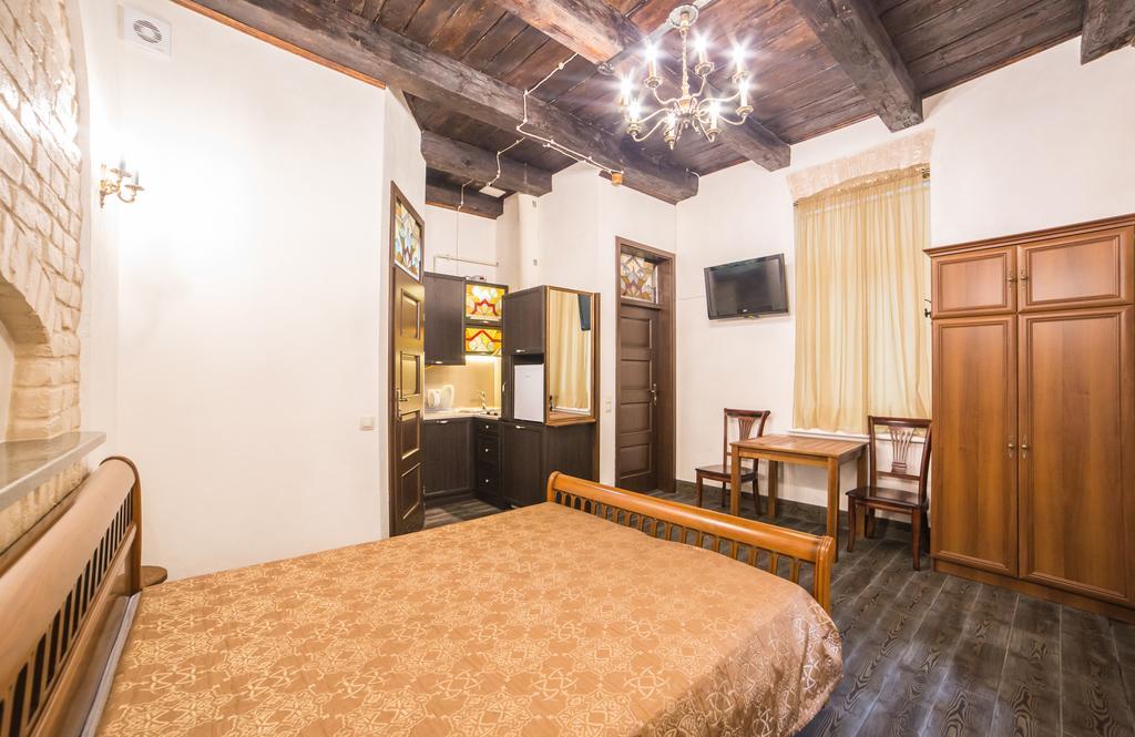 Apartment On Valova 16-2- 2 Minutes To Market Square Lviv Kültér fotó