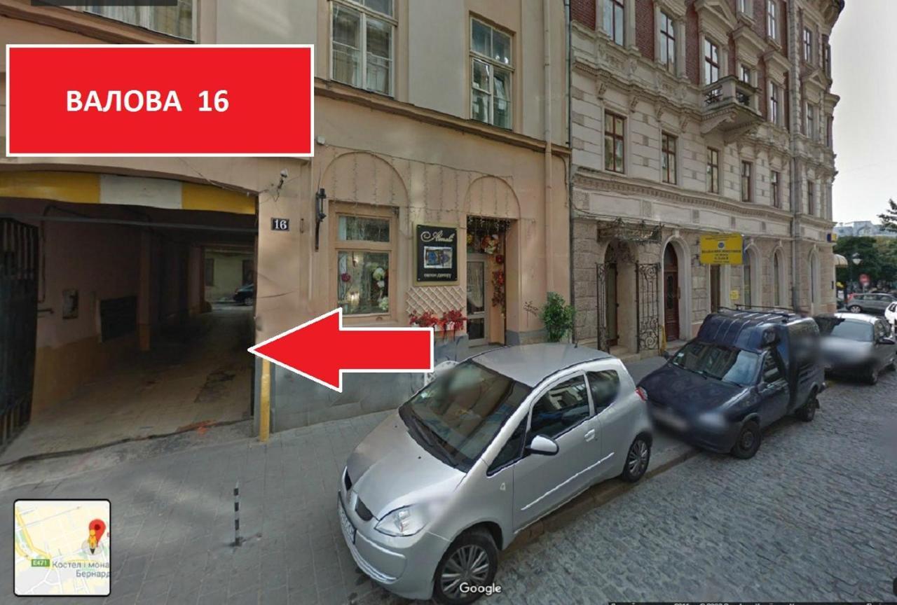 Apartment On Valova 16-2- 2 Minutes To Market Square Lviv Kültér fotó